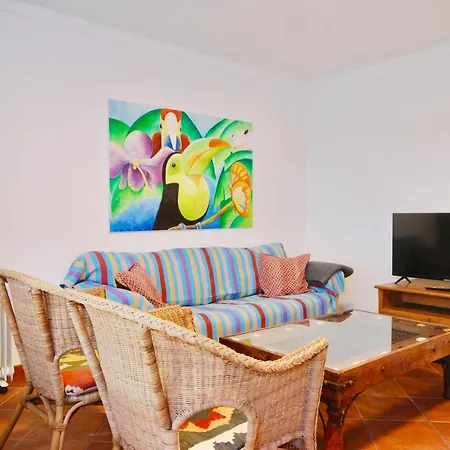 Casa de Férias Carlos House - Beach, Sunny Balcony, Shared Pool