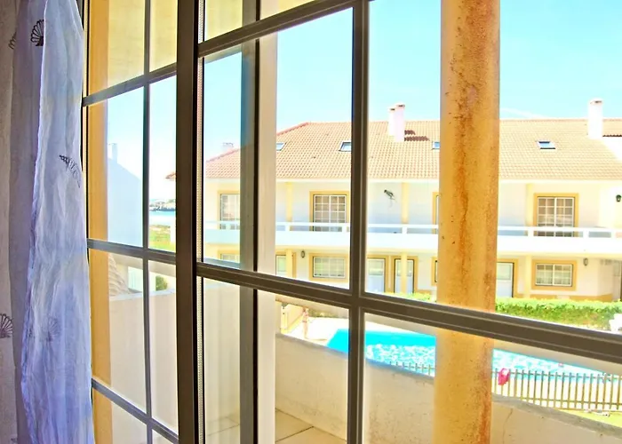 Carlos House - Beach, Sunny Balcony, Shared Pool * Baleal