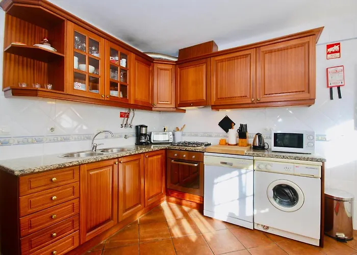 Carlos House - Beach, Sunny Balcony, Shared Pool * Baleal