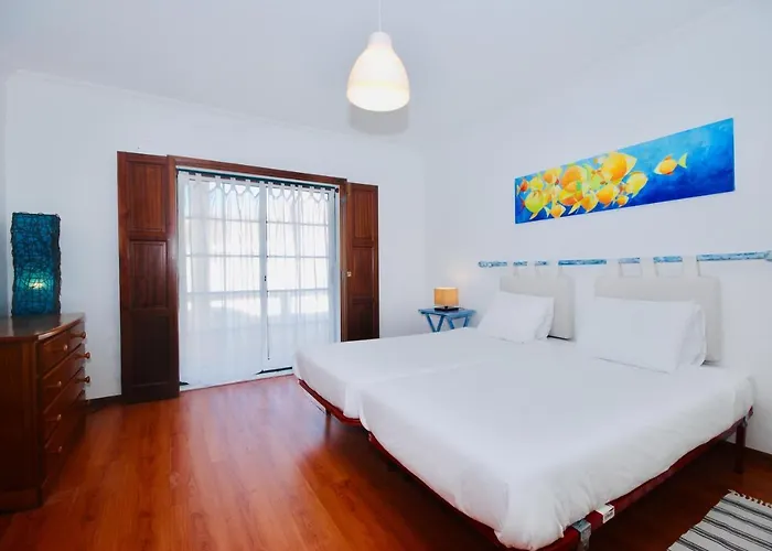 Carlos House - Beach, Sunny Balcony, Shared Pool Casa de Férias *